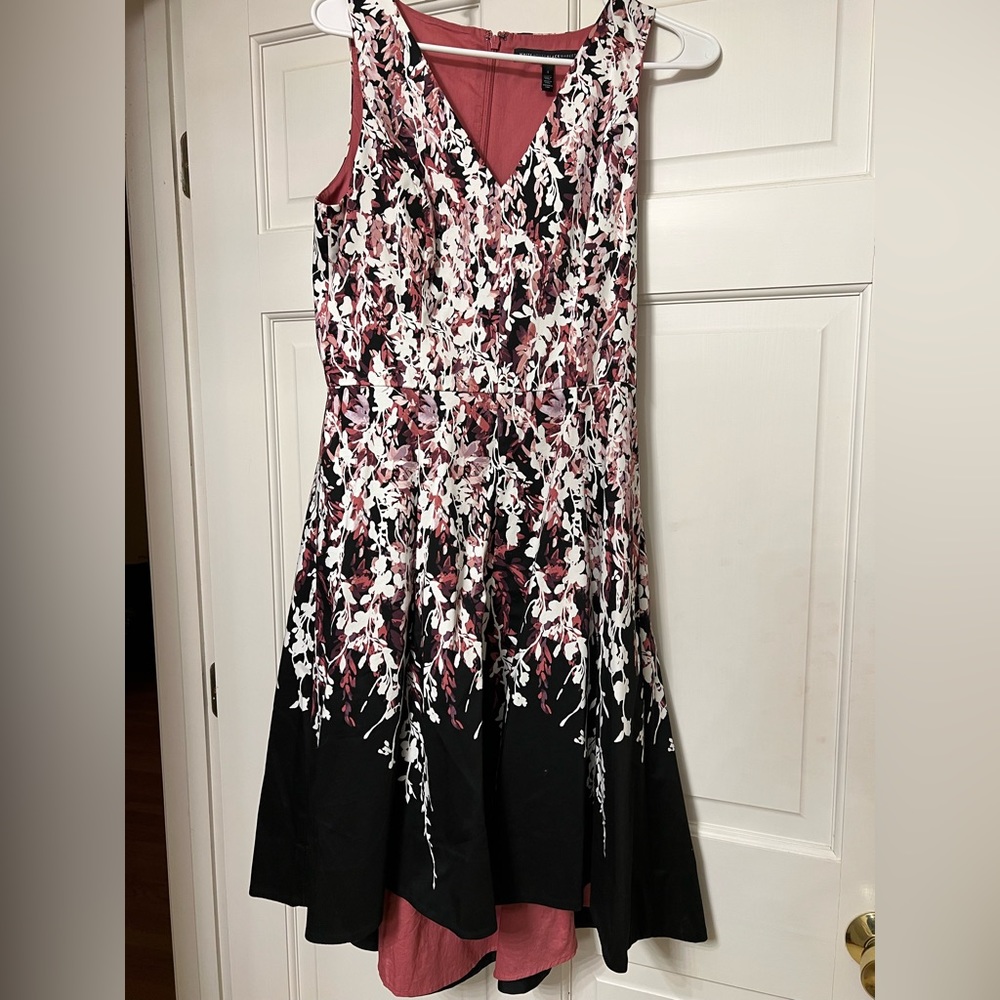 Gorgeous well made White House Black Market sleeveless dress